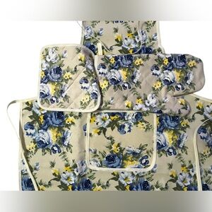 MATCHING APRON AND OVEN MITT POT HOLDER SET